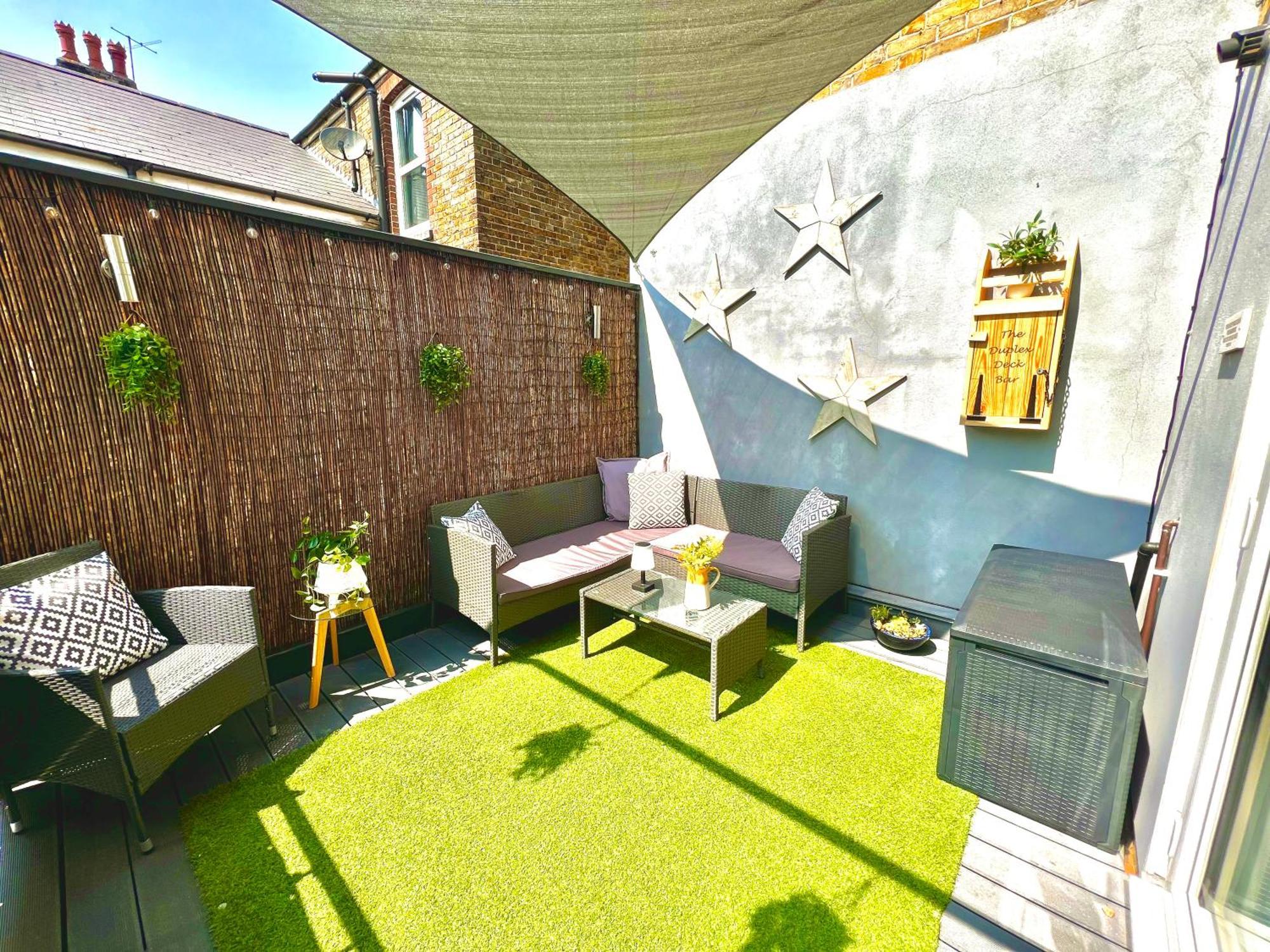 The Duplex Margate With Deck & Living Space Air Conditioning 外观 照片